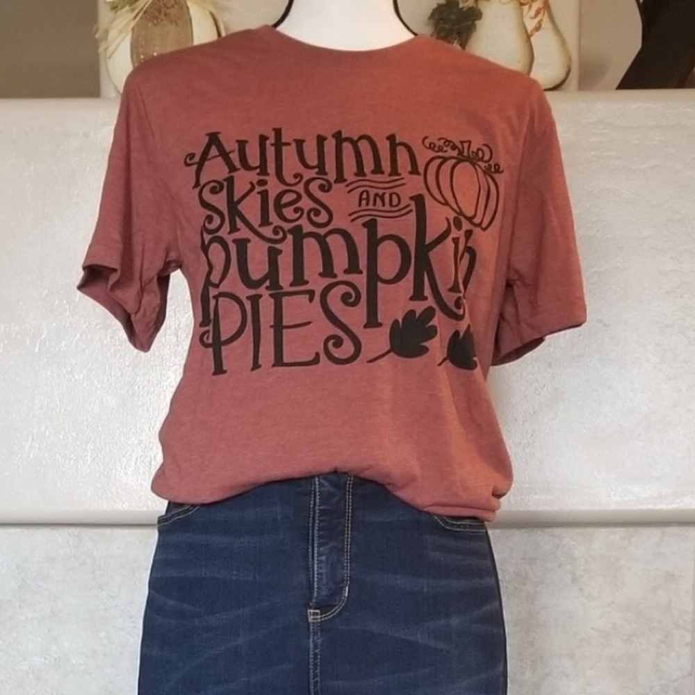 *MEDIUM ONLY* Fall graphic tee NWT - Picture 3 of 5